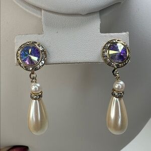 Gold and Cream Teardrop Pearl Earrings